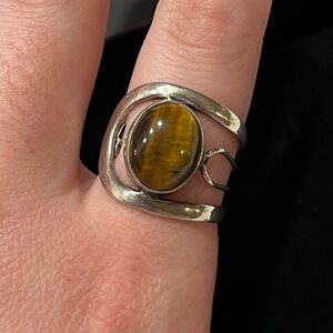 Gorgeous tiger eye stone ring. Size 7-7.25
